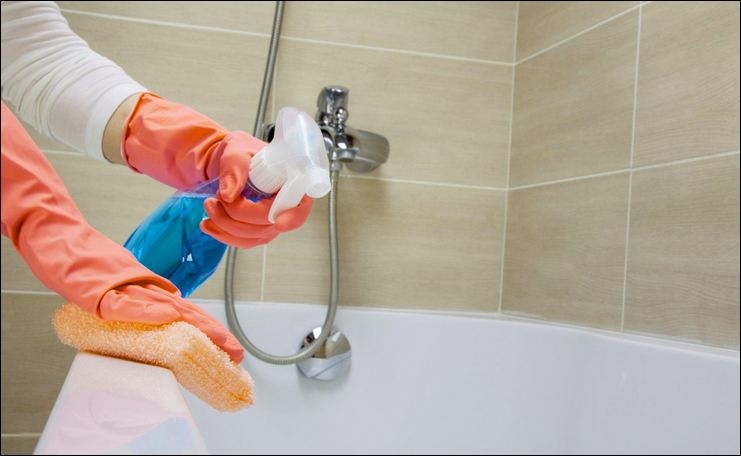 Чем убрать известковый налет в ванной: отлично работающее средство