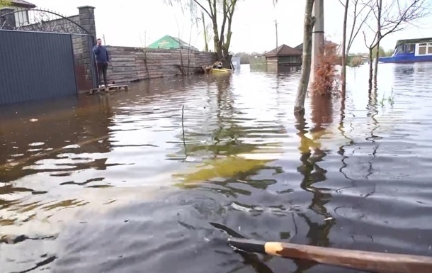 В Киеве вновь растет уровень воды: какие территории остаются подтопленными