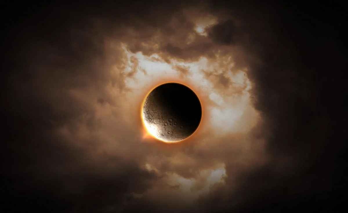 Місячне затемнення в травні: наскільки небезпечним є явище