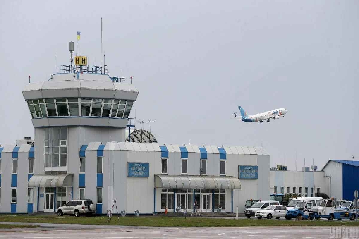 Україна "наполегливо працює" над частковим відкриттям цивільних авіарейсів, - міністр транспорту Франції