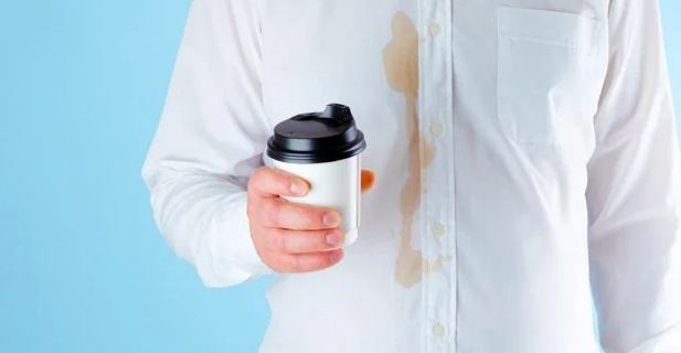 Как эффективно вывести пятно от кофе: 4 самых простых способа