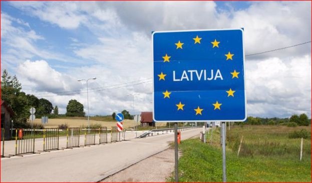 В Латвии русскоязычные жители потребовали от РФ "не защищать" их