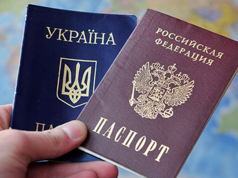 Омбудсмен порадив українцям брати паспорт РФ на окупованих територіях