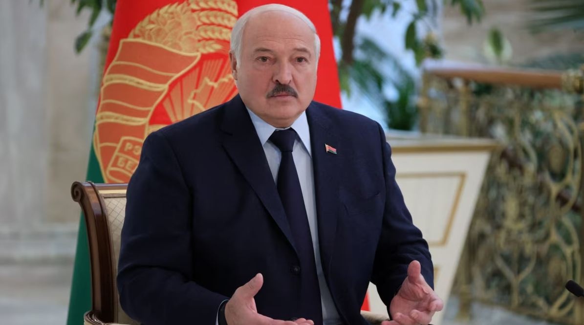 У Лукашенко пропагандисты «бросили все ресурсы» на замену Хэллоуина и Дня святого Валентина