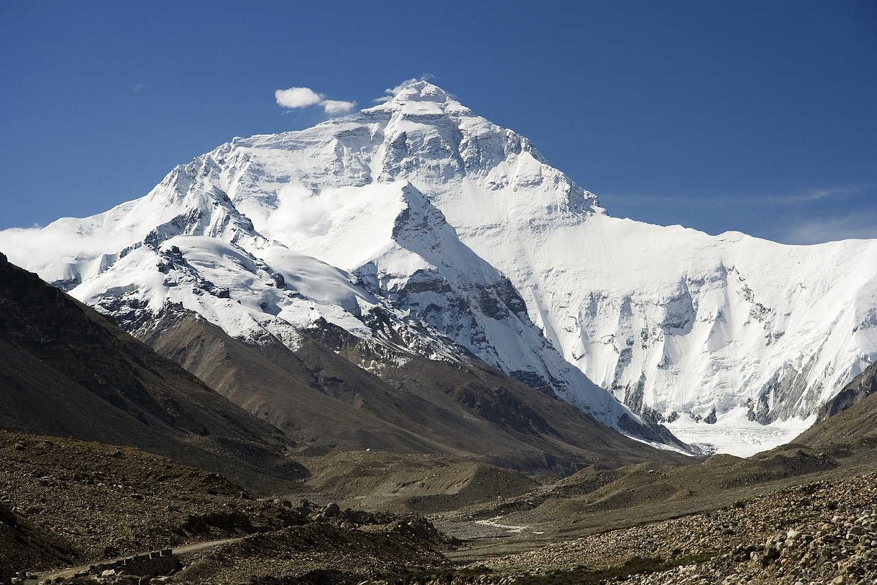 Этой весной Эверест планирует покорить рекордное количество альпинистов