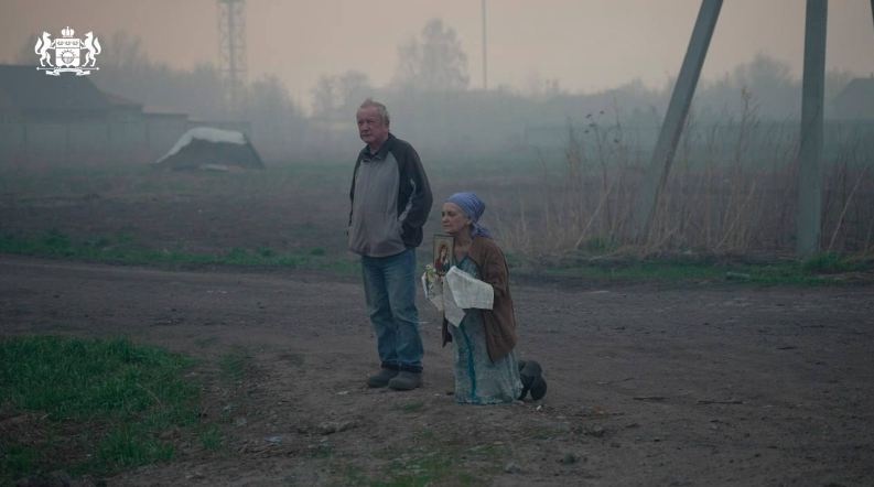 Молитвой и иконами тушат пожар: в РФ горит целый поселок
