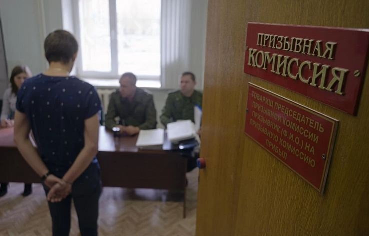 В России обязали бизнес отправить в армию по 5 "добровольцев"
