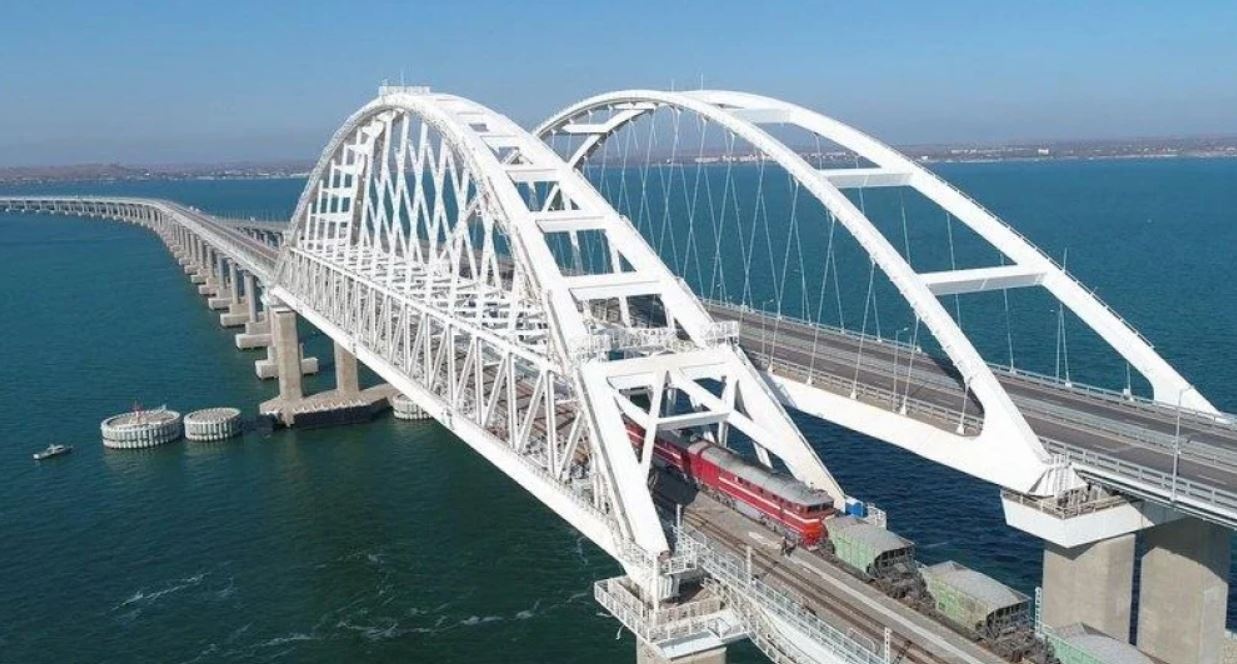 Крымский мост закрыт: названа причина