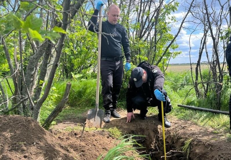 Закопали заживо: в Одесской области жестоко убили мужчину