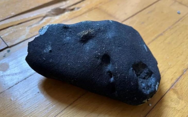 На жилой дом свалился очень древний метеорит: все подробности
