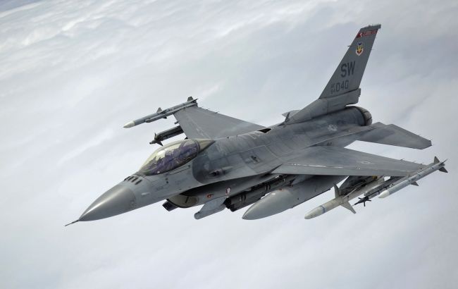 Украина надеется получить от партнеров 40-50 самолетов F-16 - Минобороны