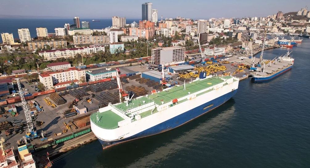 Китай оголосив Владивосток внутрішнім портом