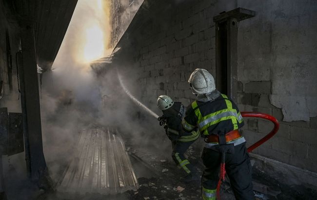 Враг сегодня ночью атаковал пожарную часть в Днепропетровской области: есть пострадавший