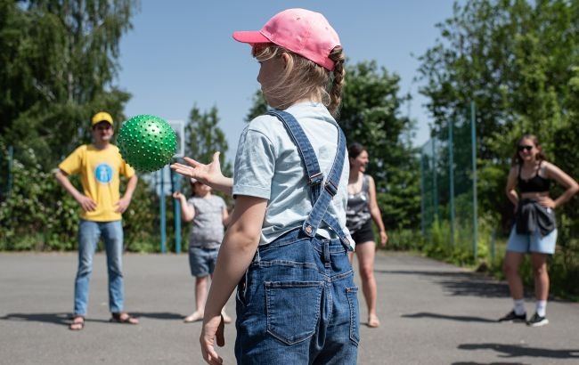 Стоимость отдыха существенно выросла: как и где будут работать детские лагеря в Украине этим летом