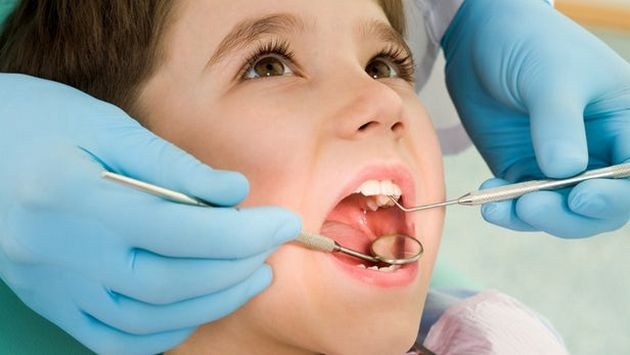 Стоматолог назвала 5 самых вредных для зубов продуктов