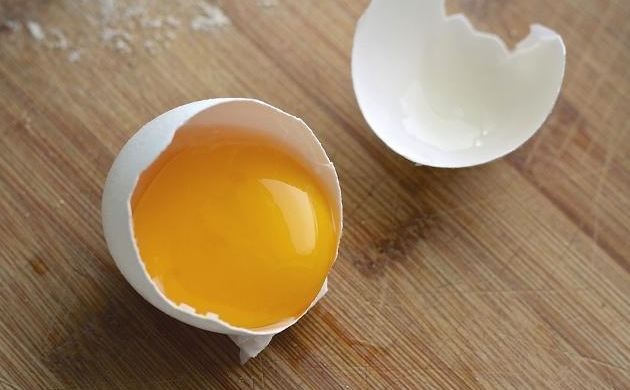 Яйца с какими желтками более полезные - с желтыми или оранжевыми