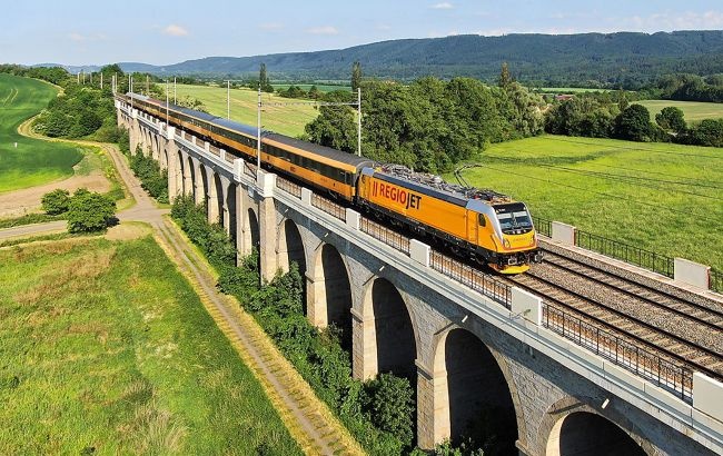 Чеська залізнична компанія відкрила нові рейси з Праги до України