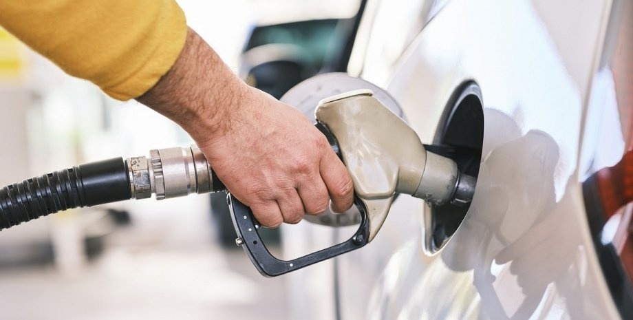 Цены на топливо: когда на АЗС подорожают бензин и дизель