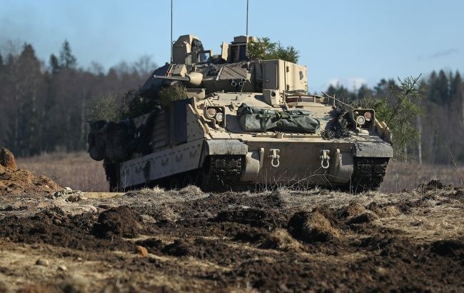 США поставят Украине новую бронетехнику взамен поврежденной