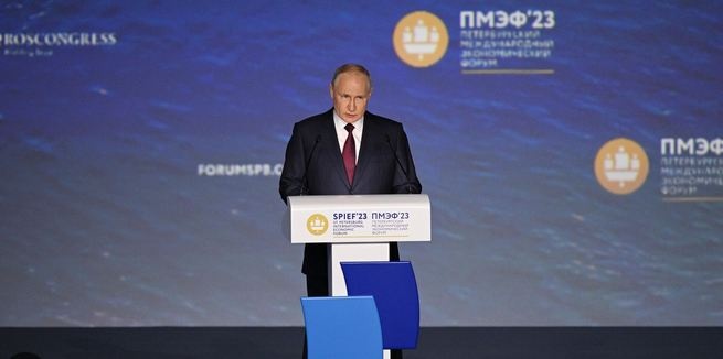 Путин рассказал, что часть ядерных зарядов РФ уже находится  в Беларуси