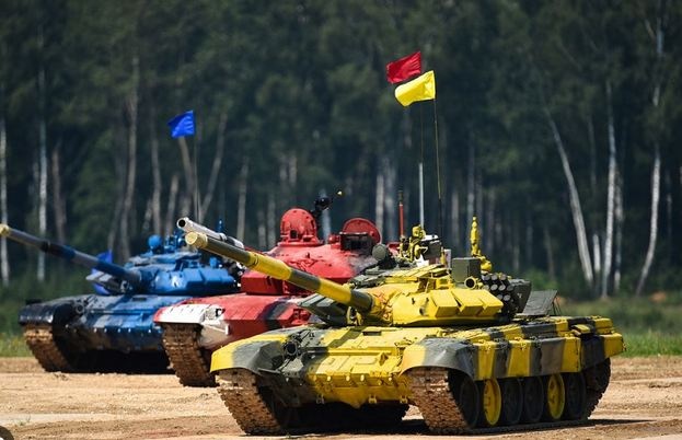 Организатор танкового биатлона в РФ пожелал Кремлю сгореть: у z-патриотов истерика