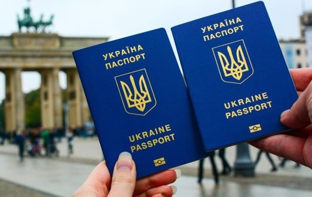 Беженцы за границей: кем и за какие зарплаты работают украинцы