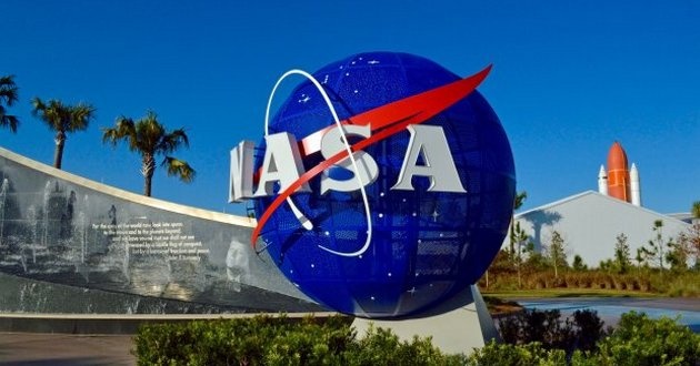 NASA предупреждает: 5 огромных астероидов мчатся к Земле