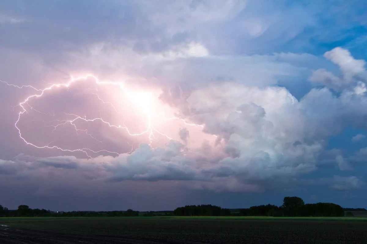 Синоптики объявили штормовое предупреждение в некоторых областях