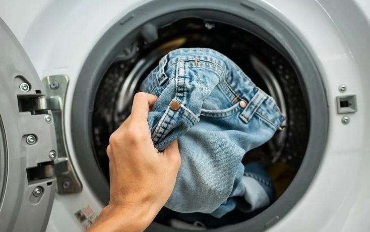 Как нельзя стирать джинсы: эксперты ответили на часто задаваемый вопрос
