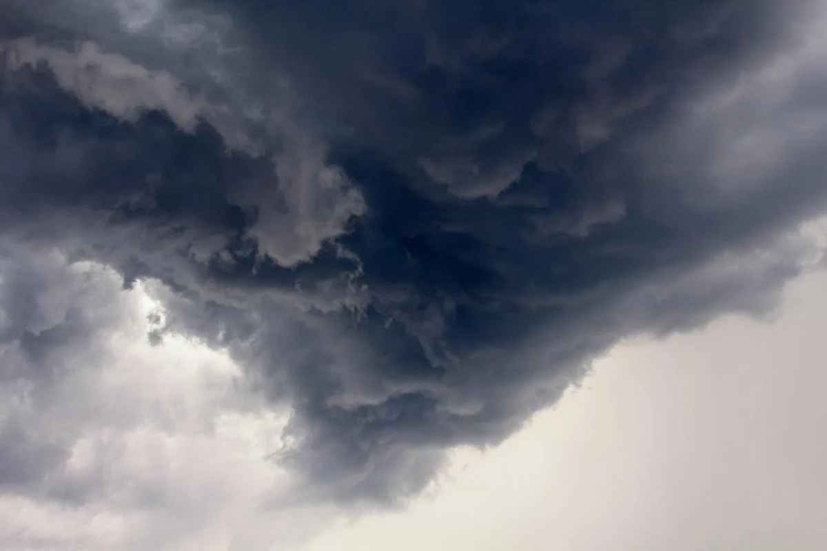 В Україні оголосили І рівень небезпеки: у яких регіонах очікуються бурі