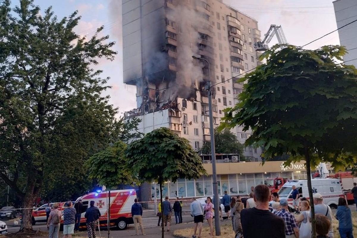 Вибух газу у Києві: мешканець 16-поверхівки розкритикував дії рятувальників