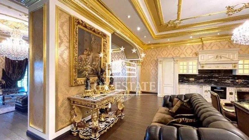 "Пшонка-стайл" размером в три комнаты: в Киеве продают квартиру по цене более трех миллионов долларов