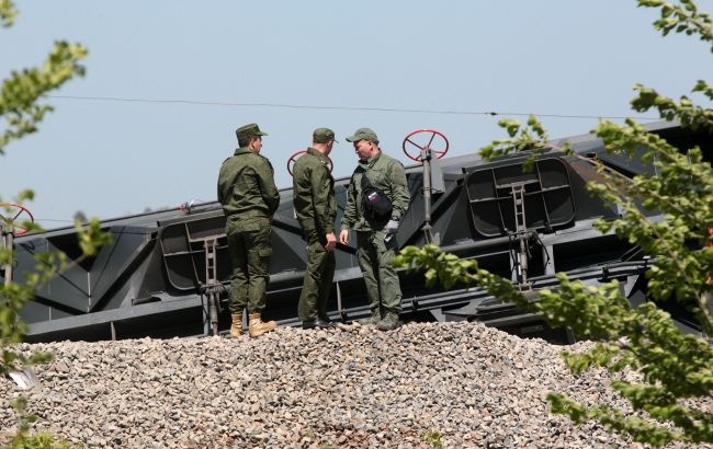В оккупированном Крыму снова подорвали железнодорожные пути