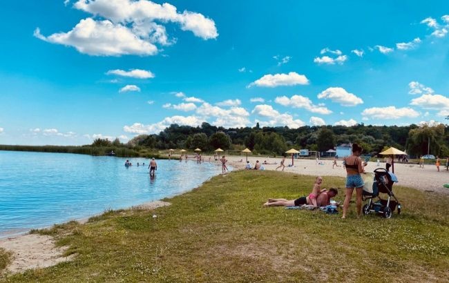 Пляжі на Київщині: де цього літа можна купатися