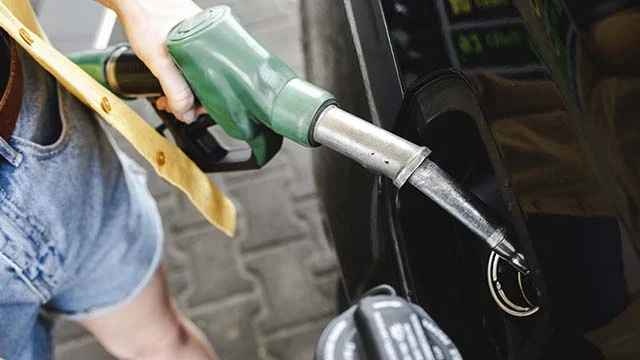Розничные цены на бензин и дизель начали меняться в сторону увеличения