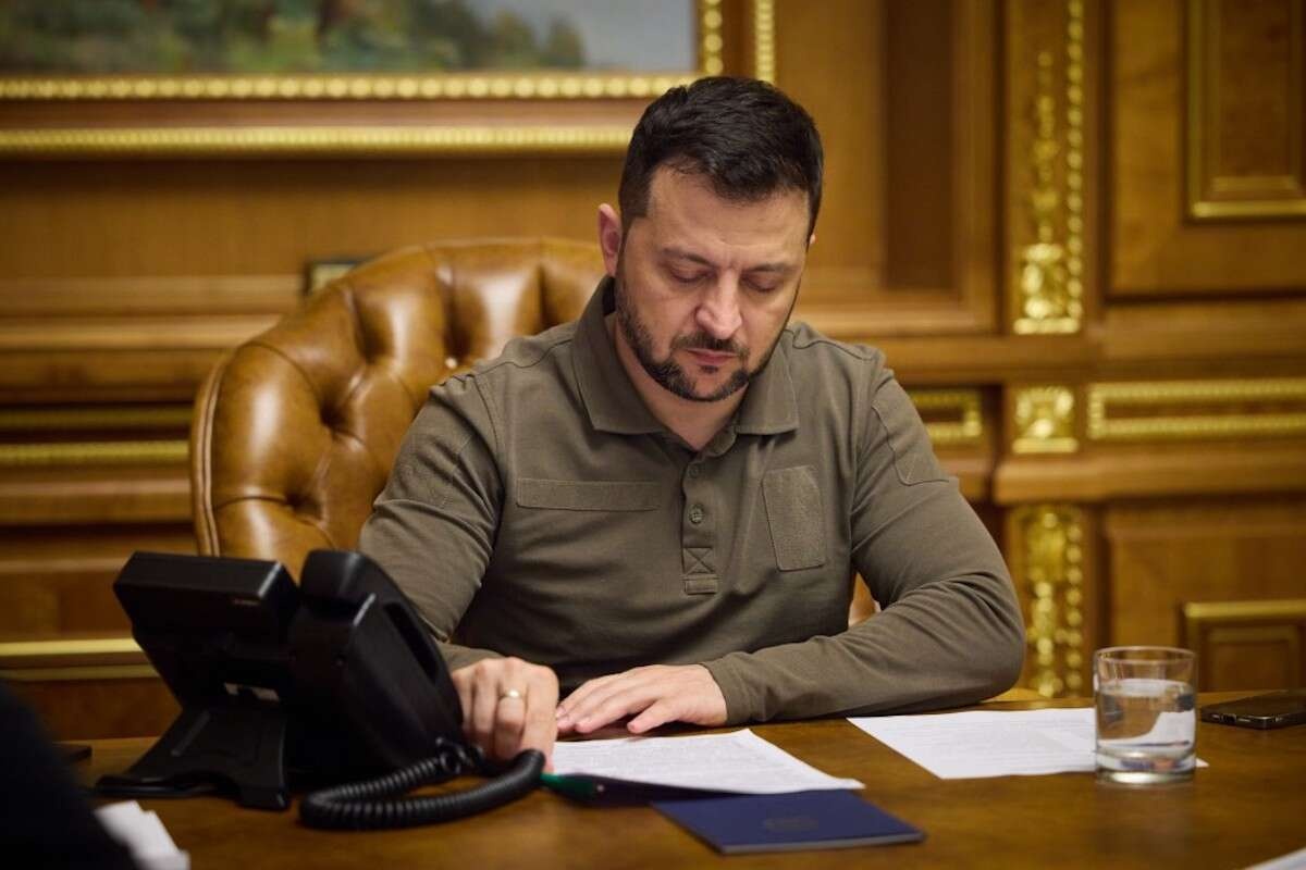 Зеленский подписал законы о реструктуризации кредитов: кого затронут изменения