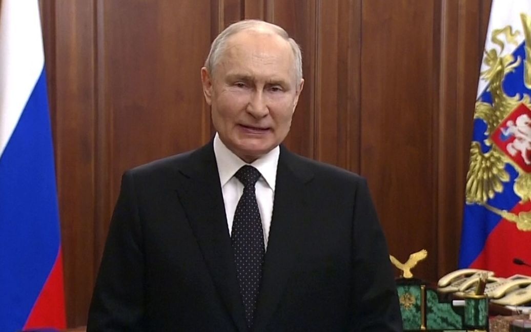 Путін попросив "передати привіт" вже ліквідованим окупантам