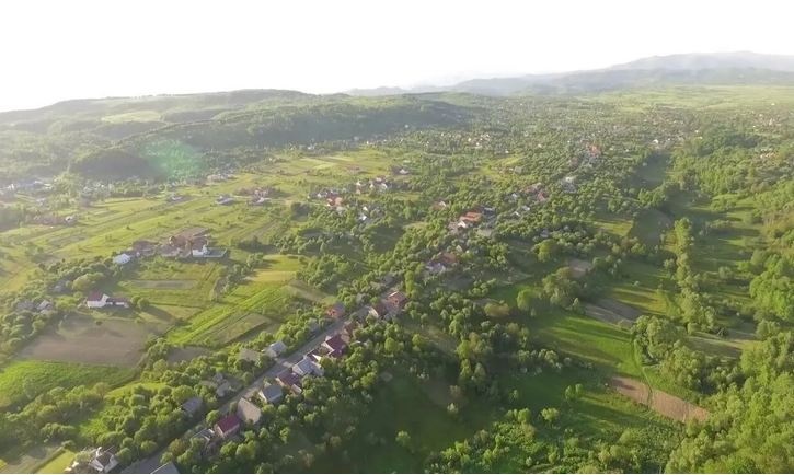 42 млн грн на футбольное поле в селе из 4000 жителей: в Prozorro появился странный тендер