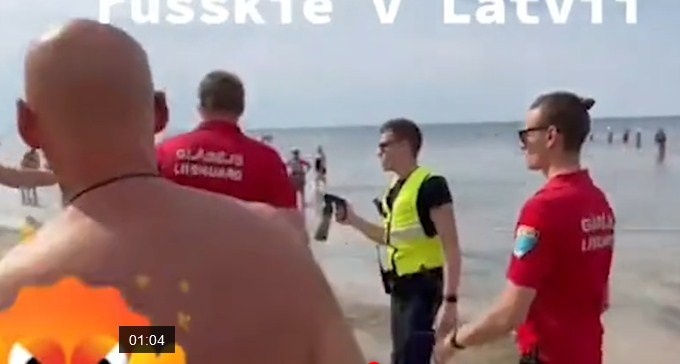 "По-русски скажи, ушлепок", - в Латвии россияне набросились на полицейского