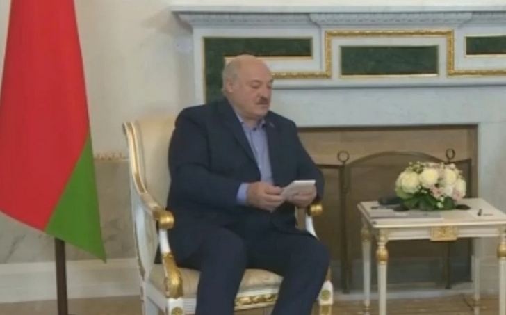 "А я вам покажу карту, откуда готовится нападение", - Лукашенко с Путиным готовят вторжение в Польшу