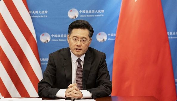 "Пропавшего" министра иностранных дел Китая сняли с должности