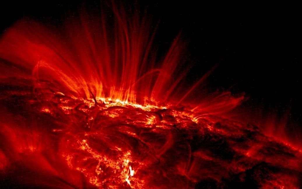 Масштабный выброс энергии на Солнце ударил одновременно по Земле, Луне и Марсу