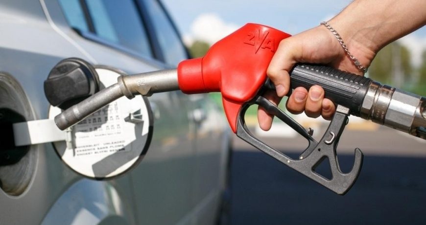 Стоимость бензина на АЗС: цены перевалили за 50 грн