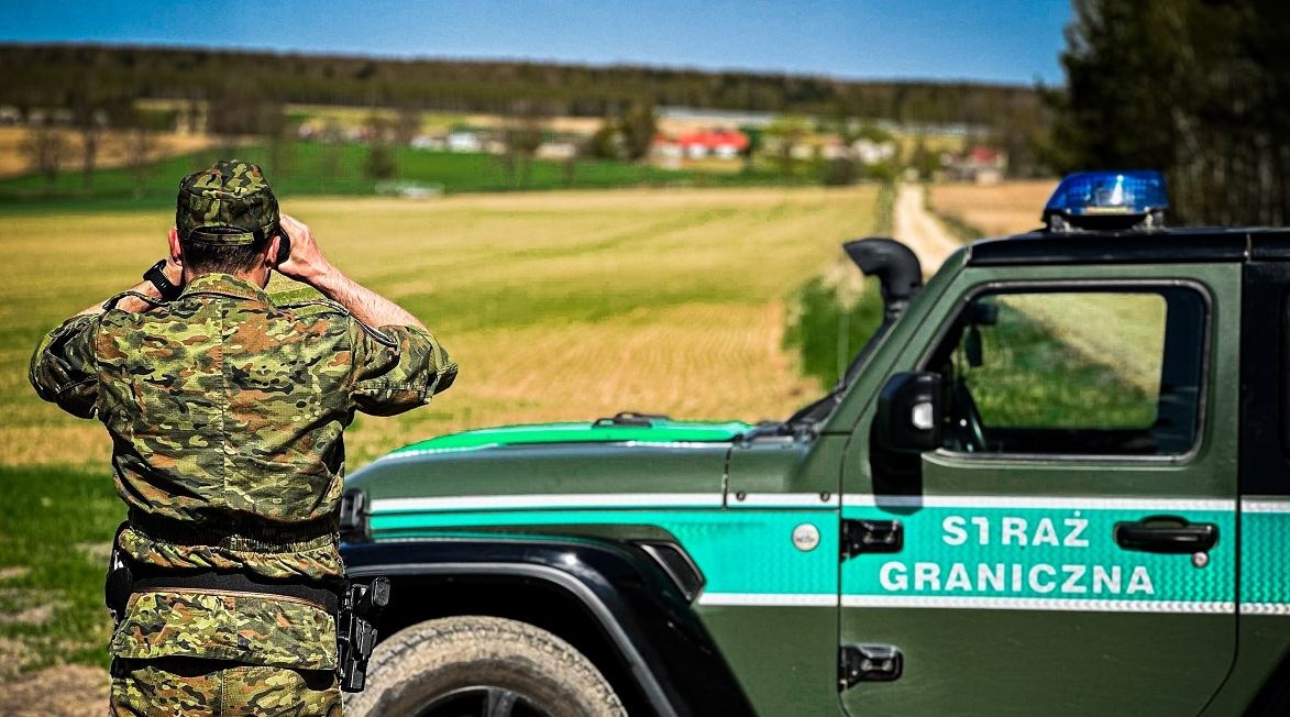 На границе с Беларусью ситуация критическая: польские пограничники просят армию помочь