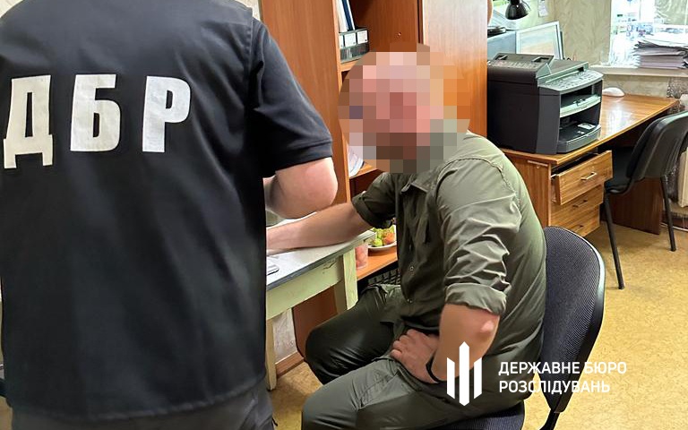Жорстоко побив підлеглого: на Полтавщині оголосили підозру начальнику ТЦК