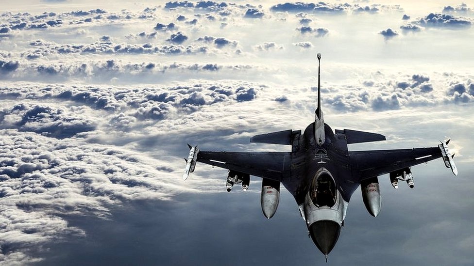 Байден дал зеленый свет обучению украинских пилотов на F-16