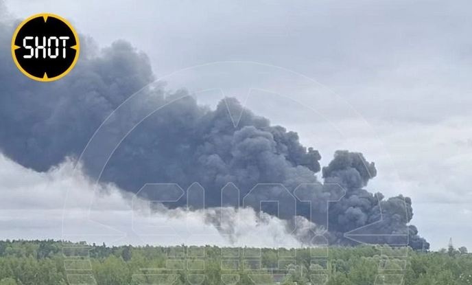 Под Москвой после взрыва вспыхнул масштабный пожар