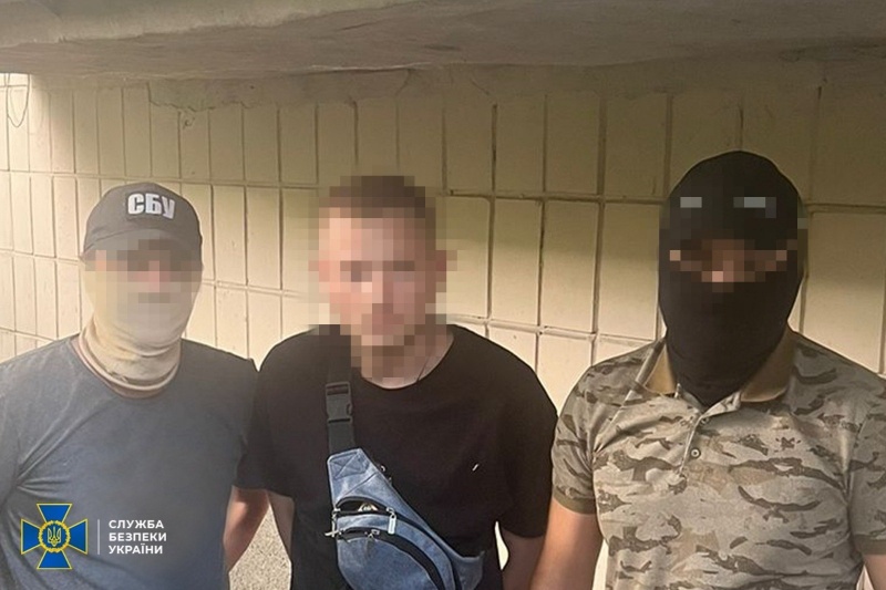 За деньги работал на ГРУ: в Киеве СБУ задержала российского агента