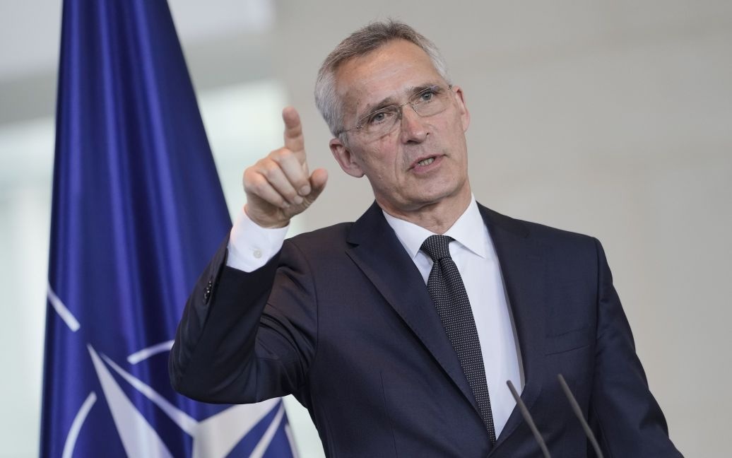 Вступление в НАТО в обмен на территории: Столтенберг прокомментировал скандальное заявление коллеги