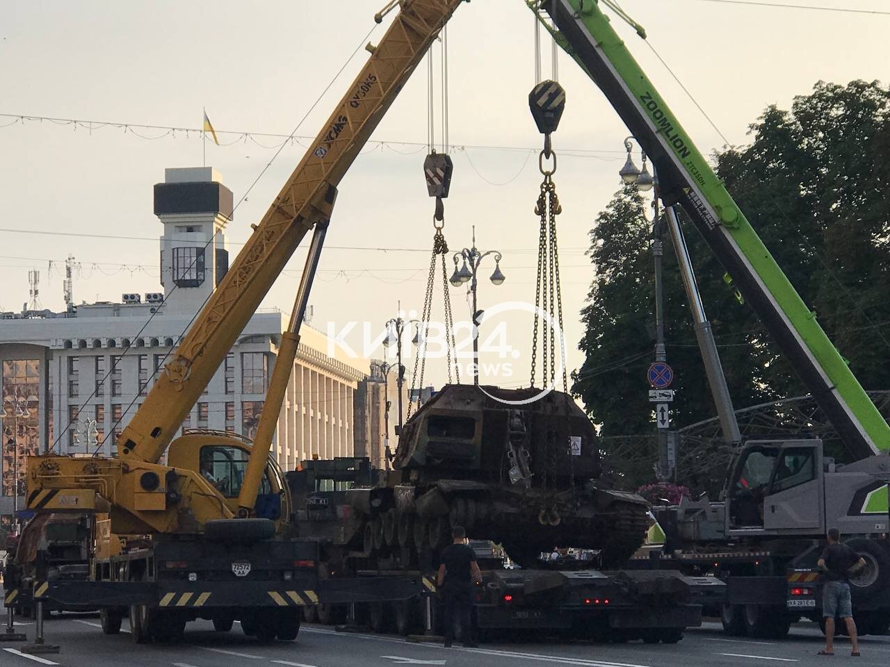 В Киеве перекрыли Крещатик: как долго будут действовать ограничения